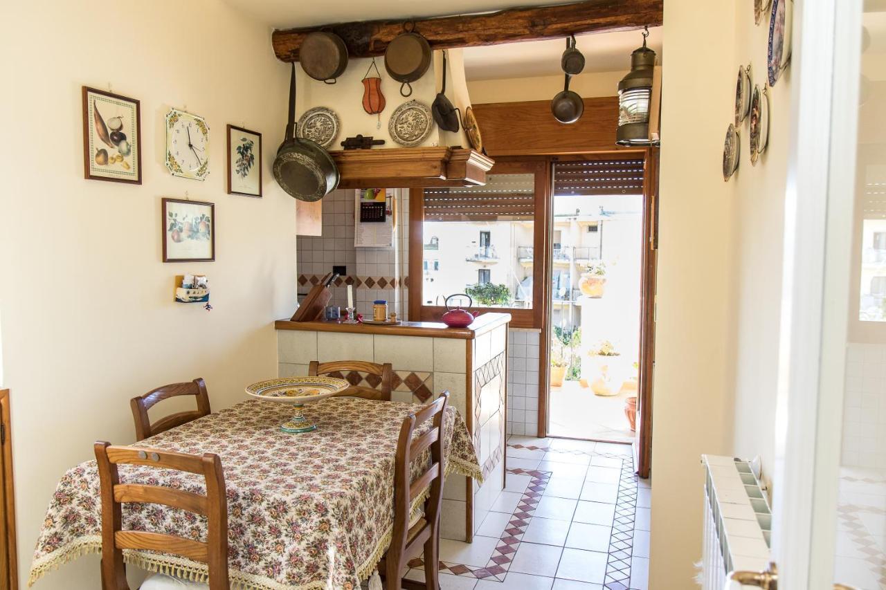 Capitano Nino Guest House Meta Exterior photo